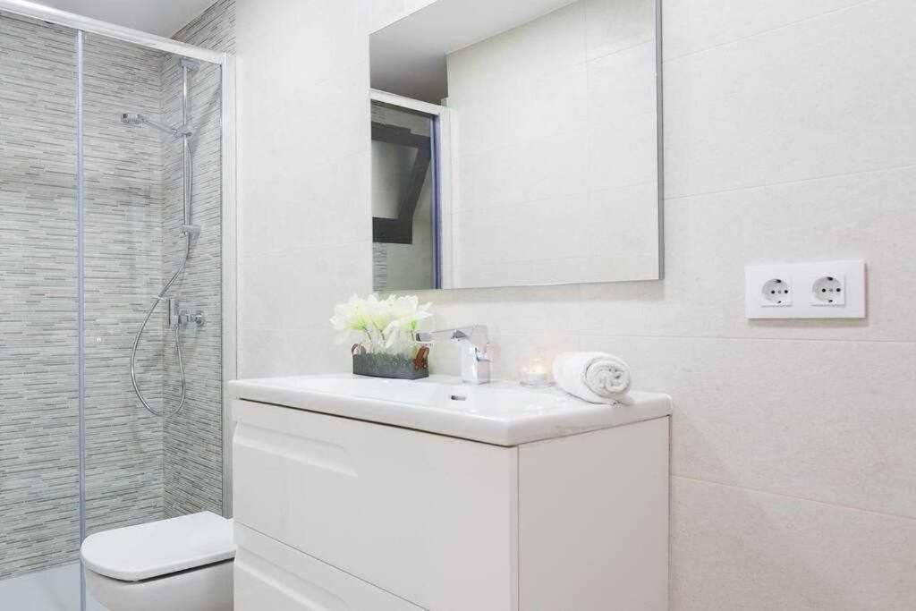 Apartamento Para 4 Con Terraza En El Centro Херона Екстериор снимка